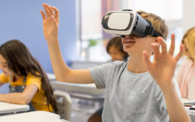 Enhancing Student Learning through Immersive Technology and Synchronous Hybrid Learning in Design Education